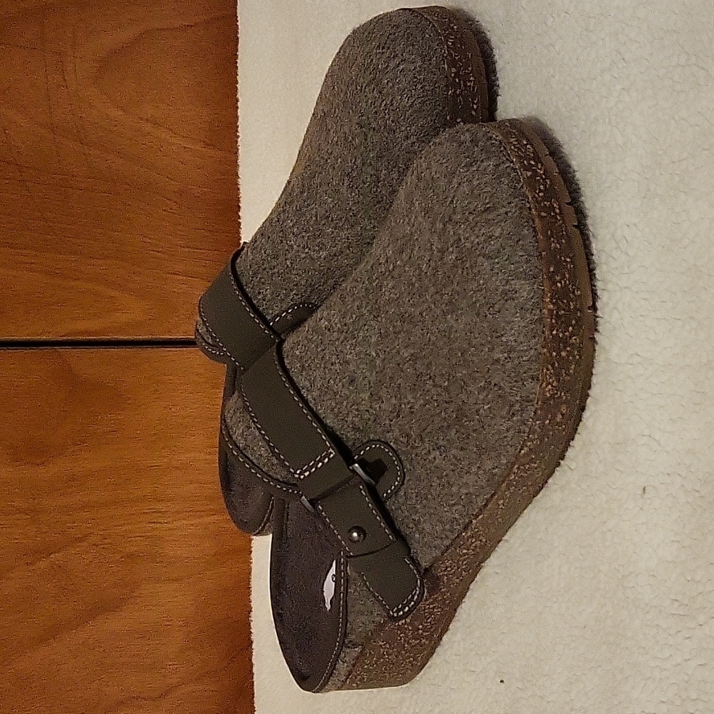 Earth mules size 6